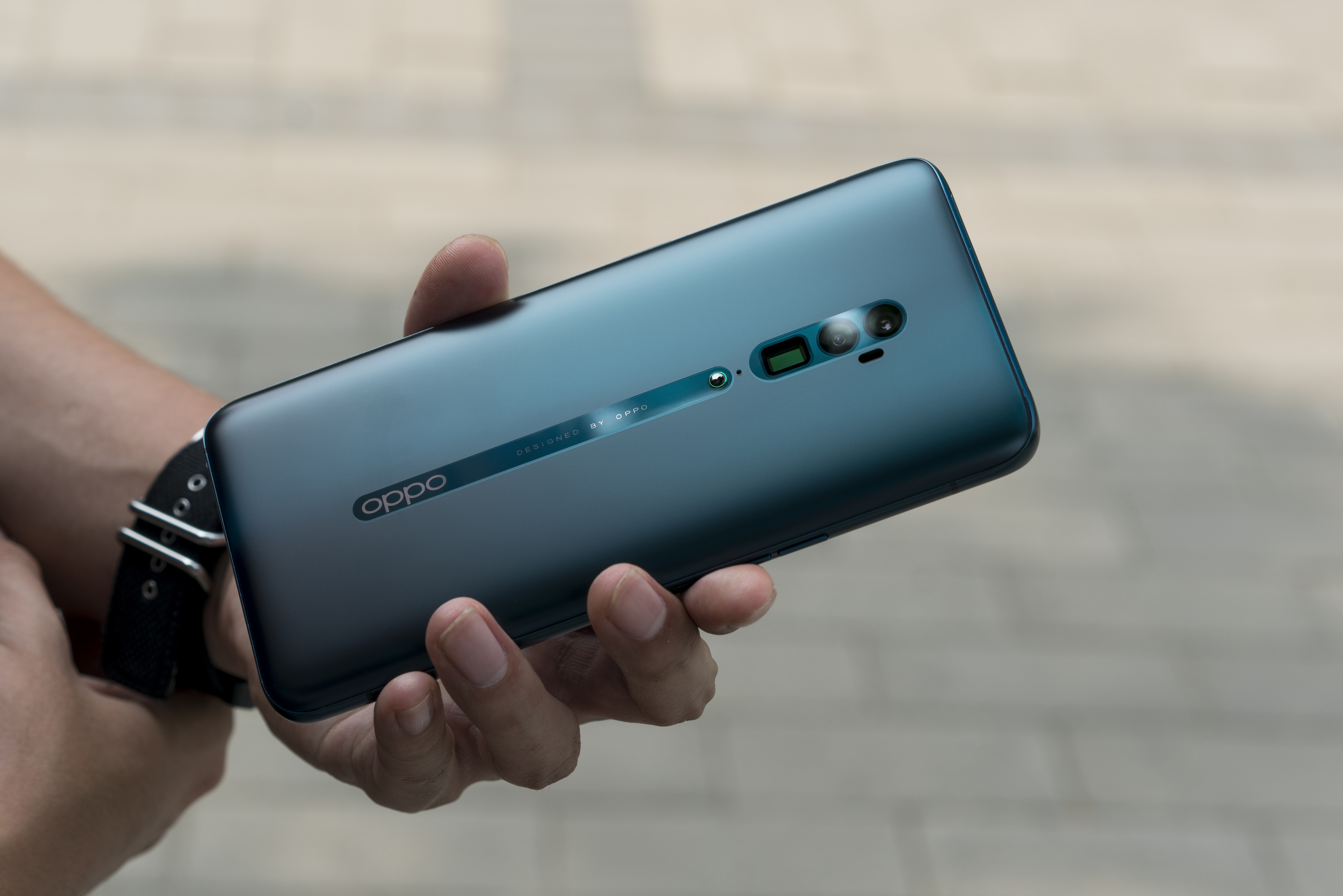 堪称水桶机的安卓旗舰机皇--OPPO Reno 10