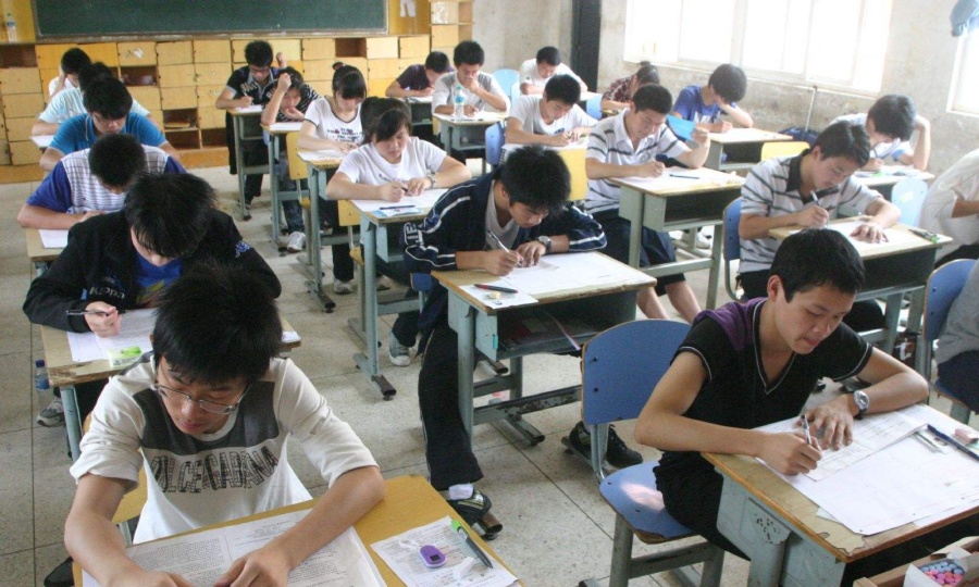 2003年高考数学卷被盗,万千考生心态崩溃,偷试卷的学生怎样了?