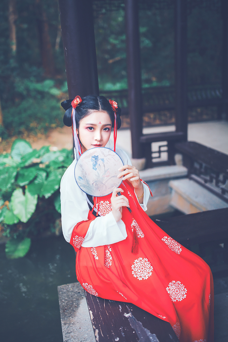 【古装美女】第十九期 疑是仙女下凡来,回眸一笑胜星华.