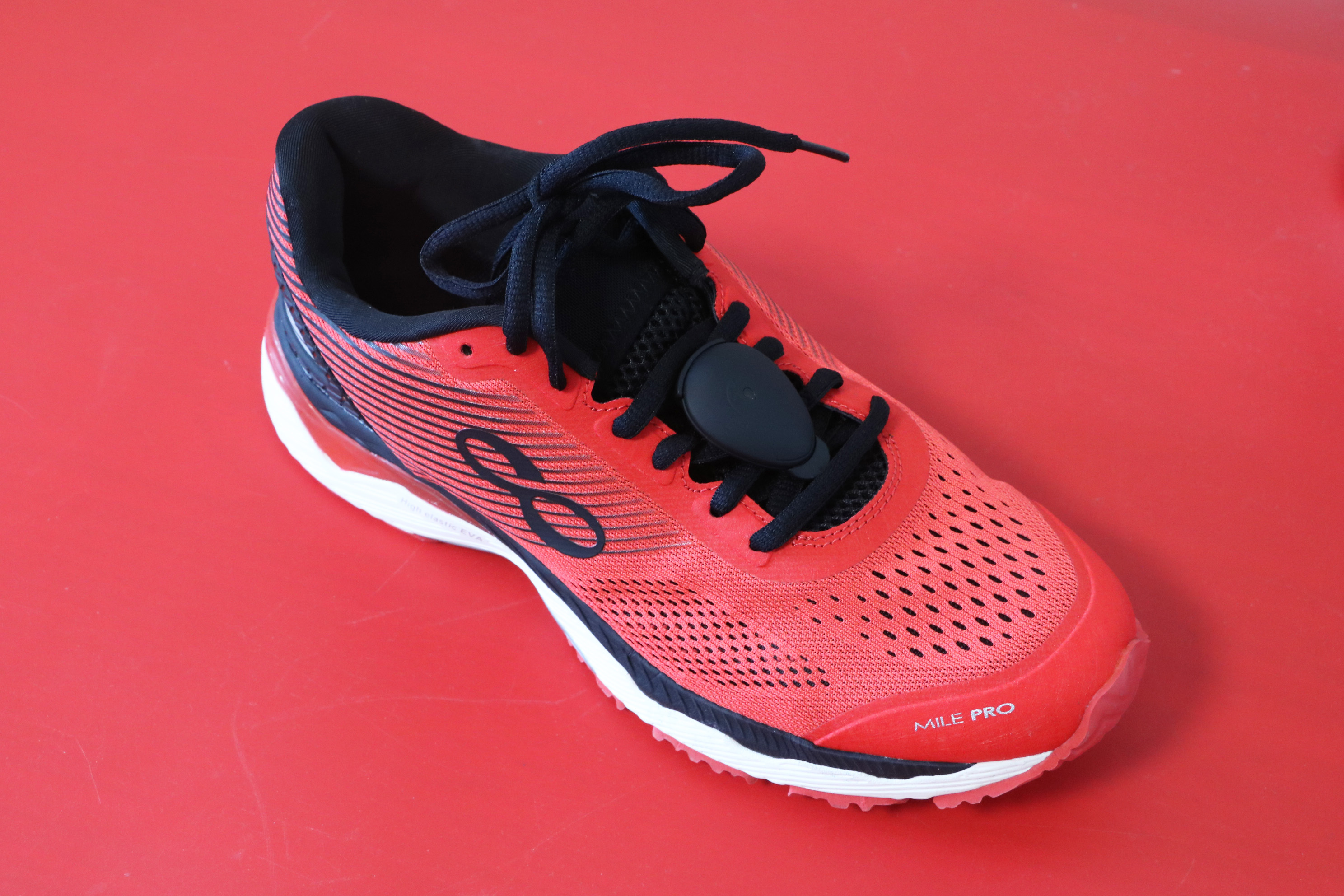 预算少买不到好跑鞋?国产半马专用鞋来袭,不仅颜值高而且脚感好