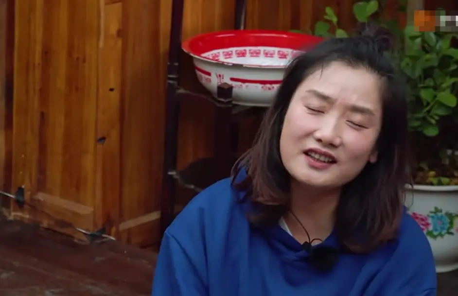 玲花唱蒙语歌 有谁注意何炅瞬间的表情 网友 浑身都是演技 哔哩哔哩