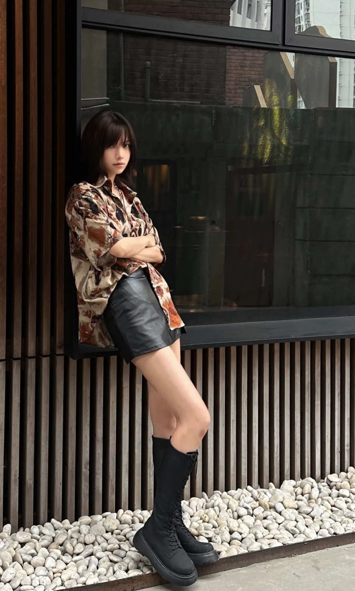 来看看小姐姐的黑色长筒靴穿搭