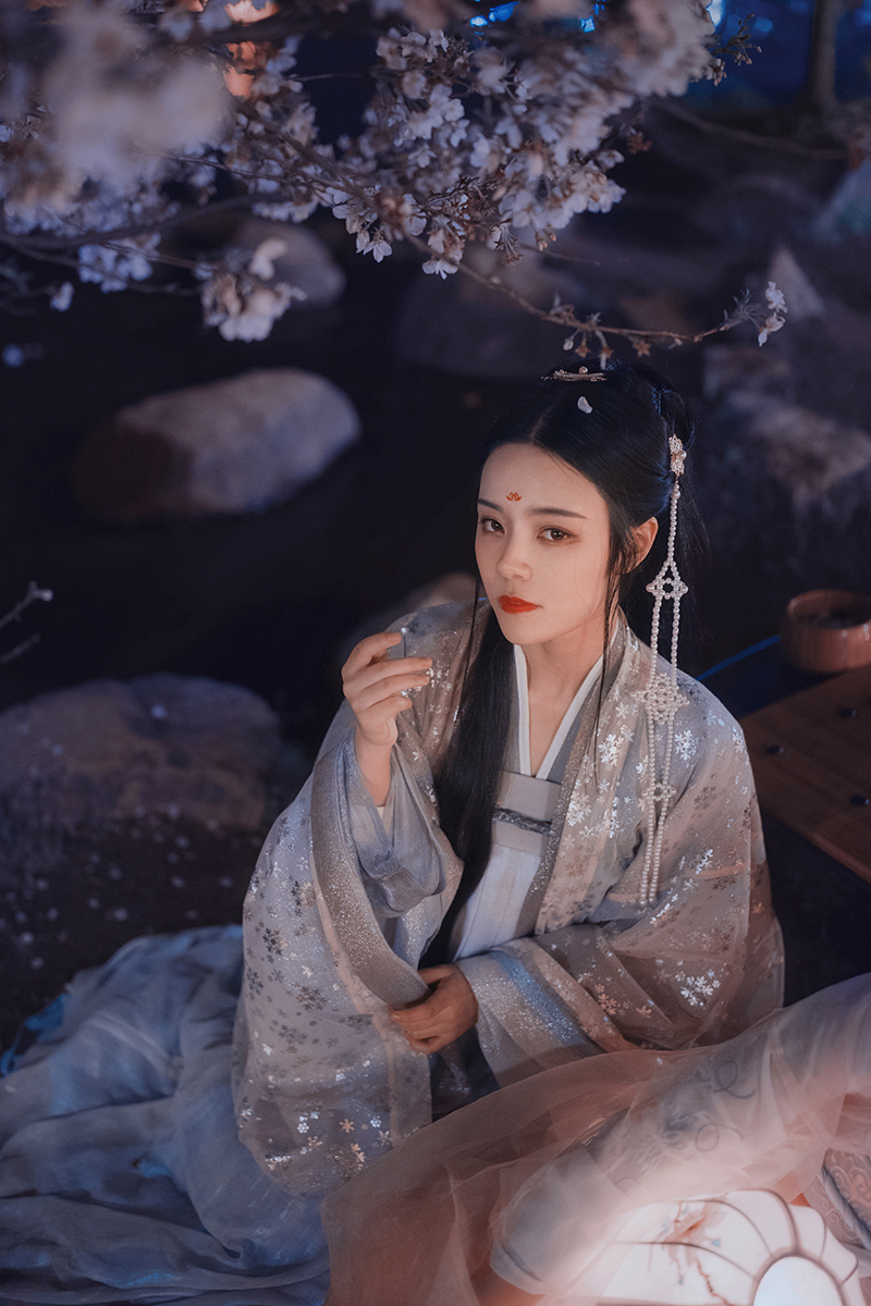 【古装小姐姐】第六十八期 顾盼遗光彩,长啸气若兰