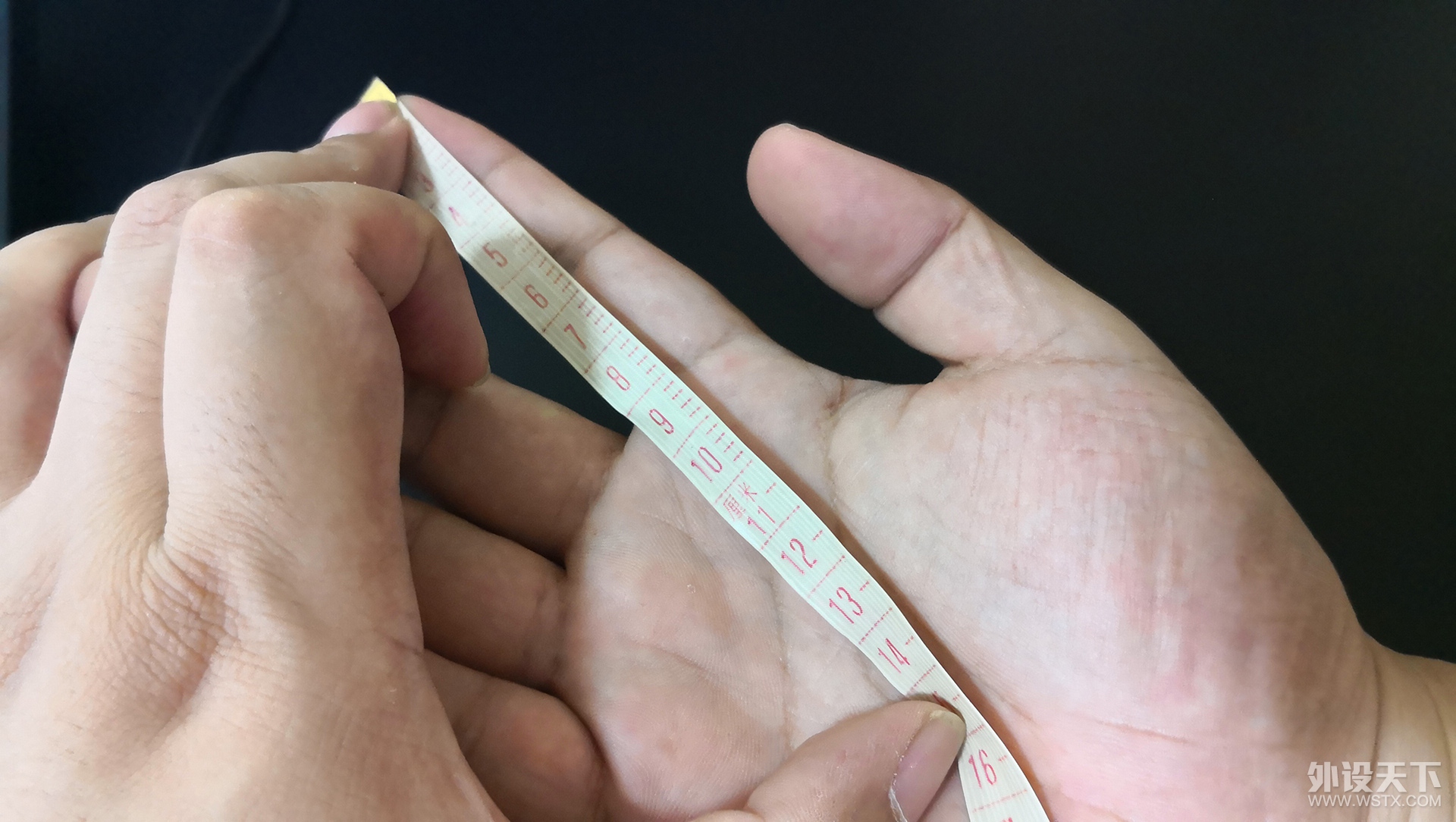 谁说我是小手鼠标?--RIVAL106 简评