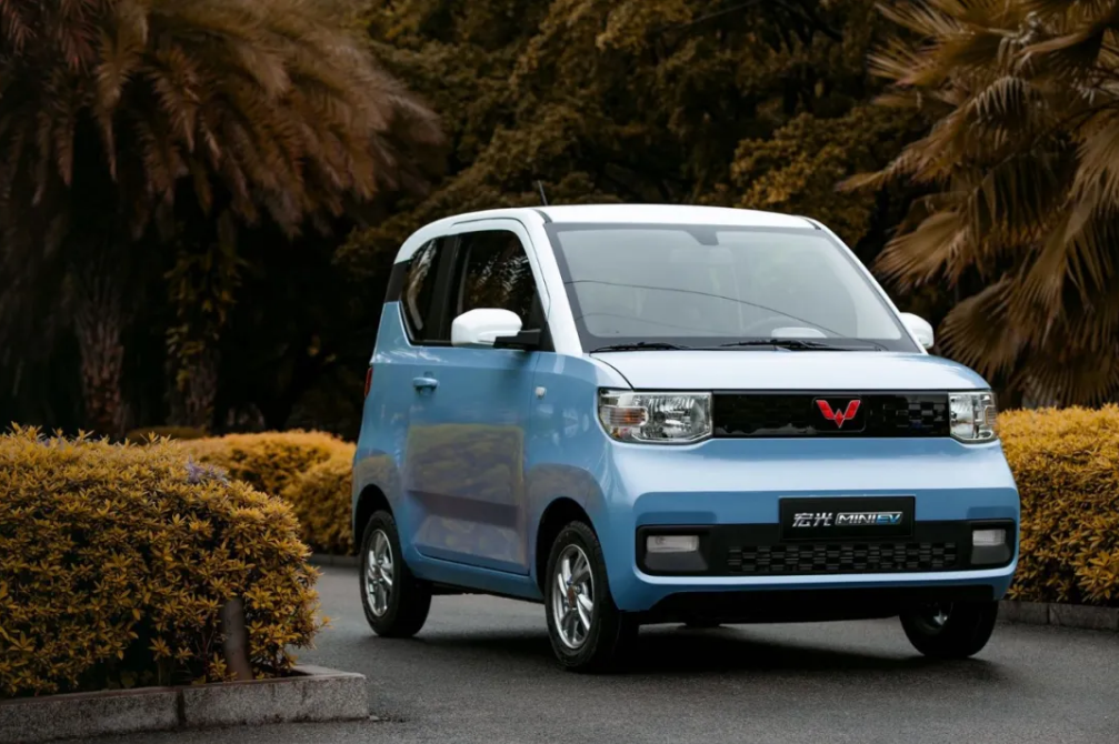 五菱:销量攀升,出镜率逐渐增高,国民代步车到底香在哪里?