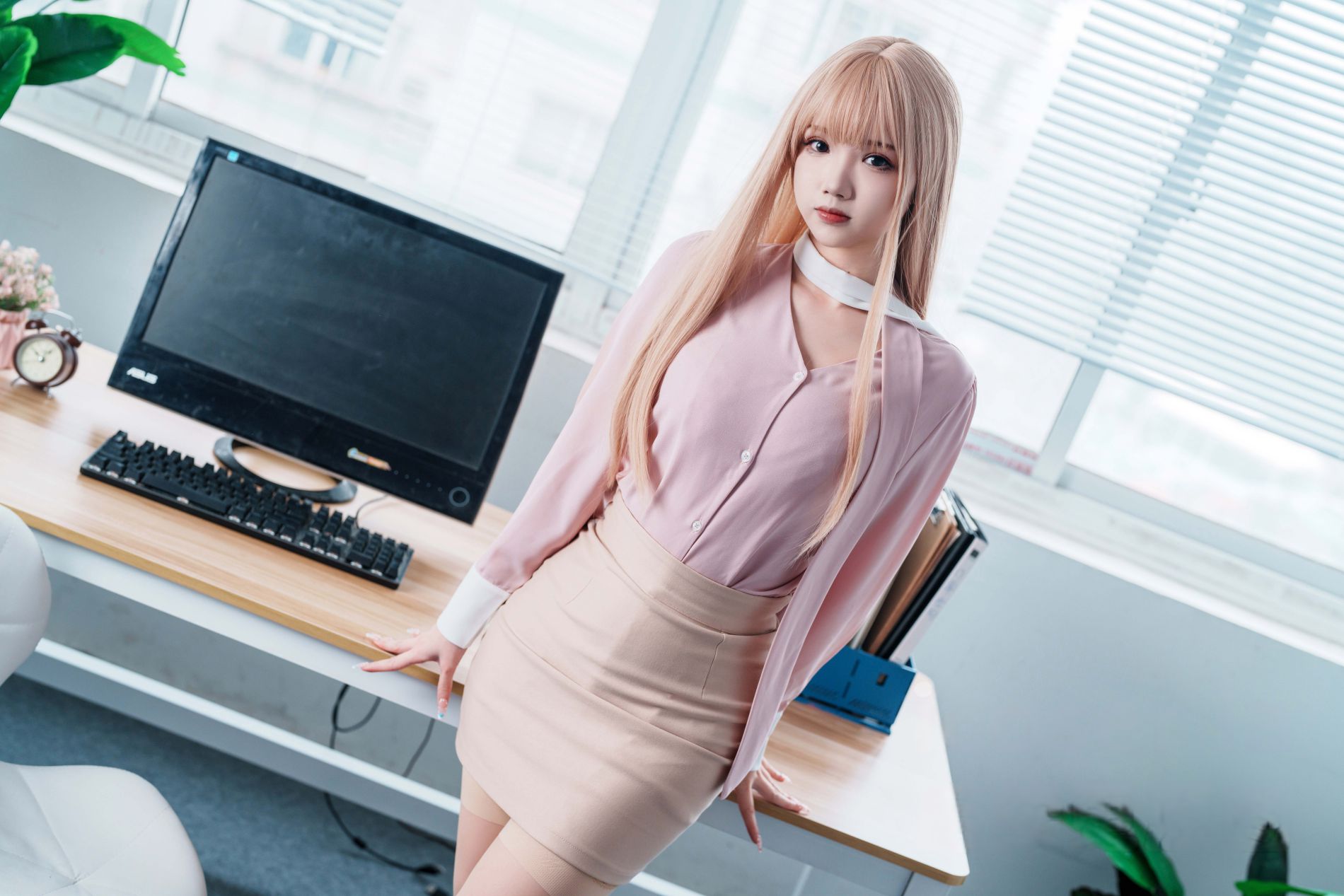 雪晴Astra Vol.067 金发职人OL[59P1V-1.82GB] [百度网盘]-Cosplay论坛-热门板块-马克游戏