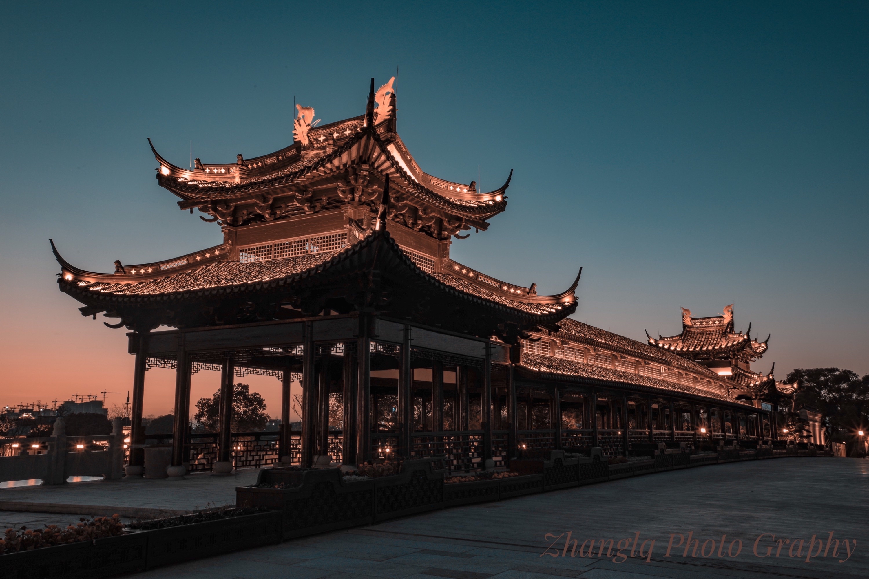 南浔古镇东大门夜景