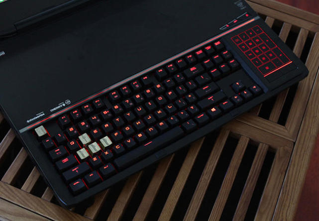 只不过当时没人把笔记本键盘当成游戏配件.