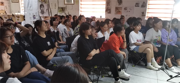 青竹画材携手全国素描名师刘同飞走进梵高画室讲座