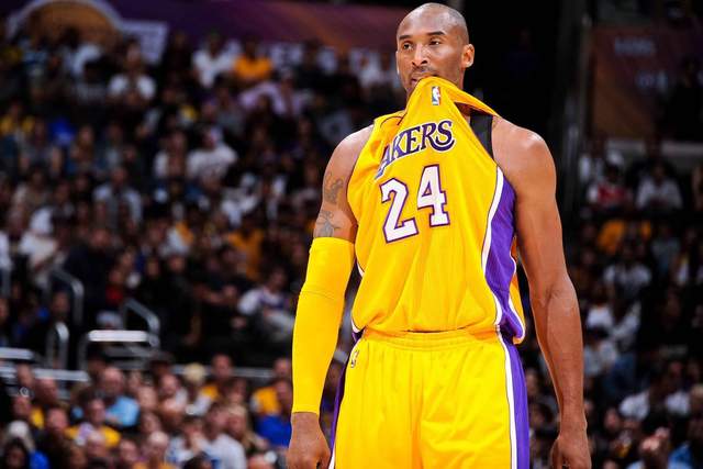 答球迷:科比在nba最后一战能砍下60分,为什么还要退役呢?