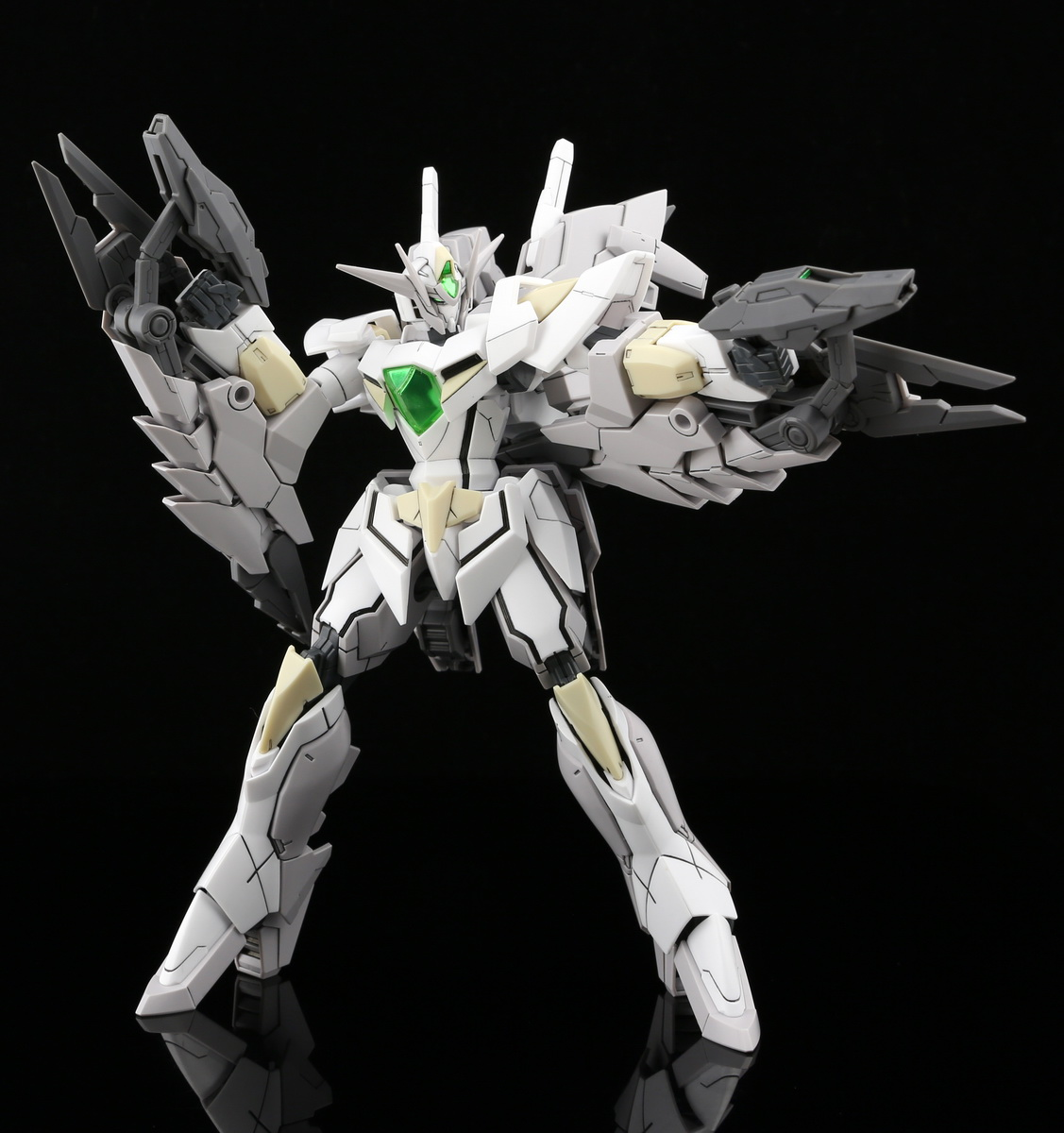 【评测】万代 hgbf 逆生高达 模型