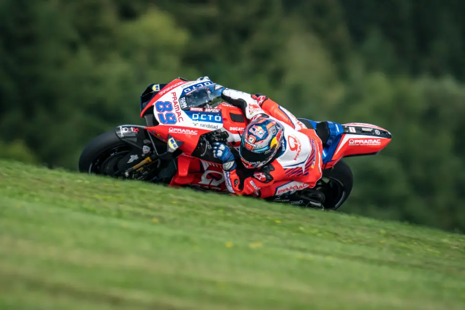 Motogp奥地利站排位赛 马丁破赛道纪录夺杆 哔哩哔哩