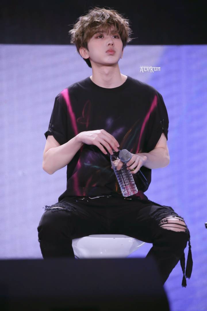 [蔡徐坤x你] 老师你脸怎么红了