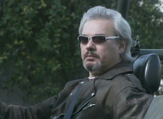 小秦:诺,戴眼镜的 士道的情绪开始爆发,将图片扔到了一边 士道:早田进