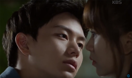 金所泫7部韩剧吻戏进化史和吕珍九青涩初吻绿豆传结局和张东尹狂吻n次