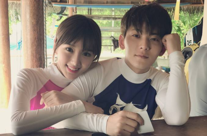 2015年9月陈晓版《神雕侠侣》中饰演陆展元的陈翔在微博认爱毛晓彤.