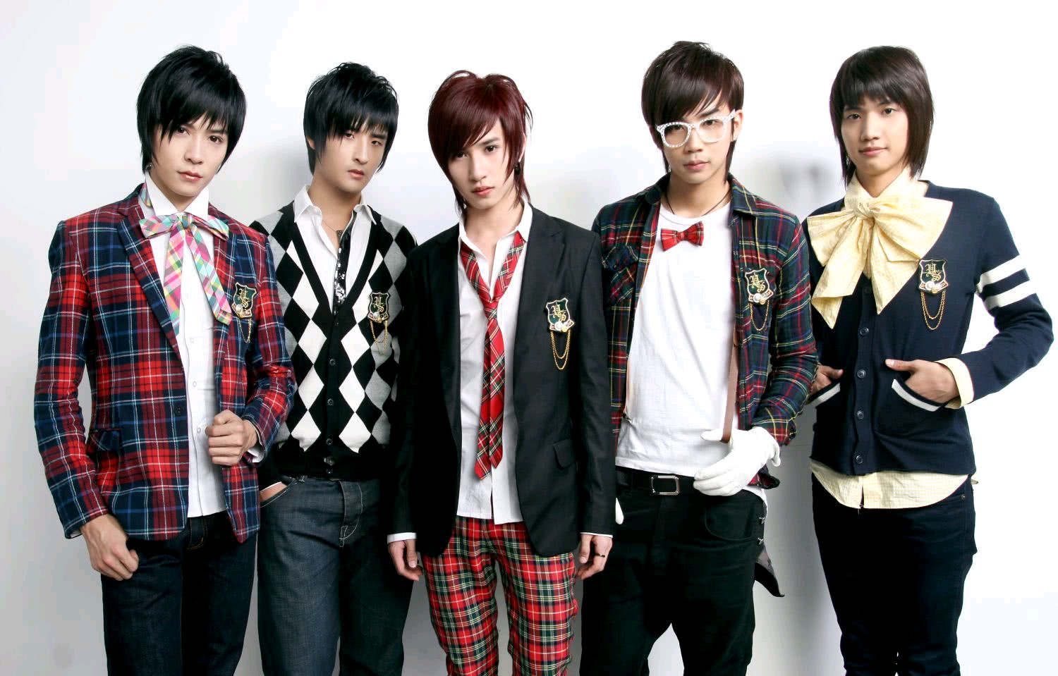 赌博,家暴,出轨,撕队友……出道12年,这个宝藏男团竟全员崩塌