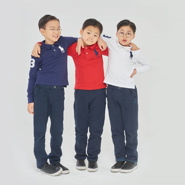 大韩民国万岁三胞胎图片