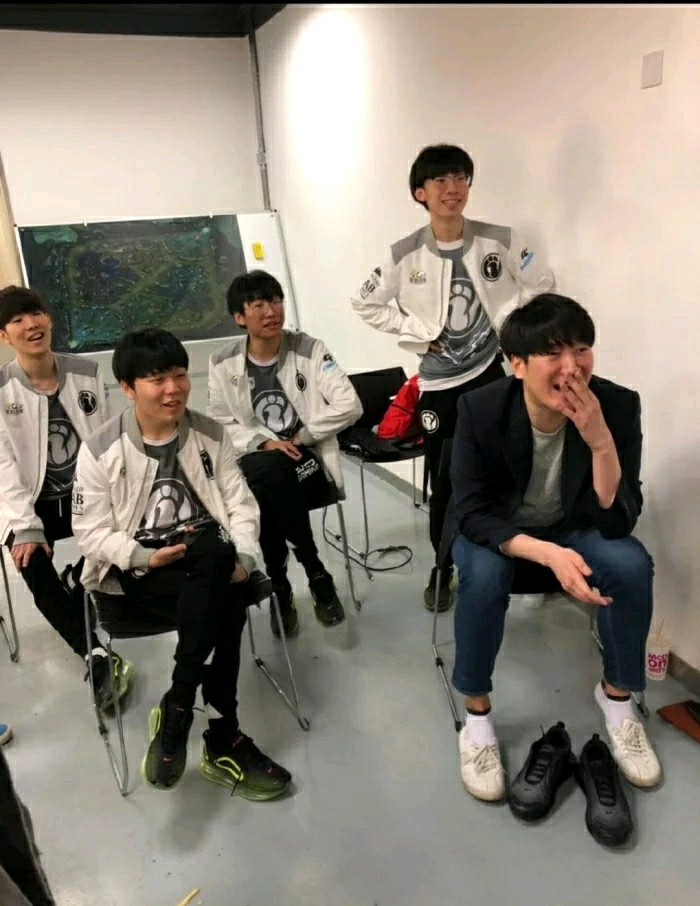 ig副总藏马:jkl的毒唯粉,哪里来的底气?比赛期间我不想骂人