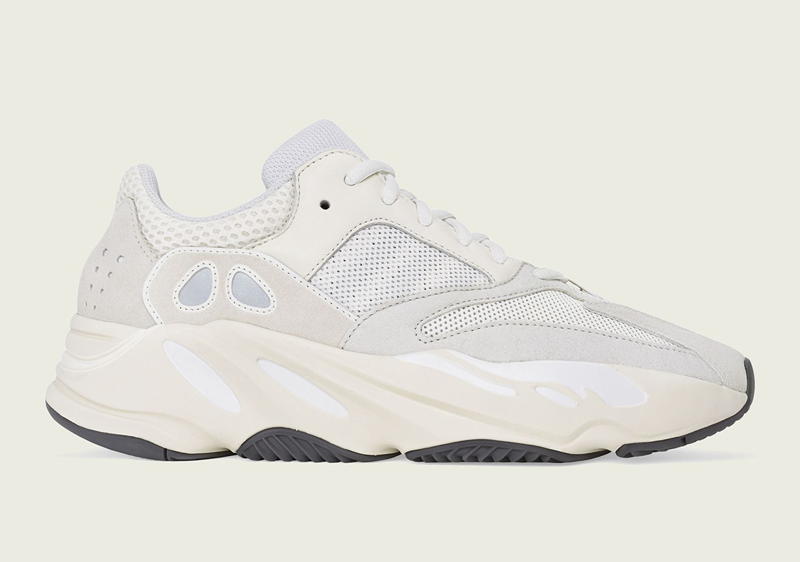 阿迪达斯yeezy boost 700"奶白"将于4月27日发布