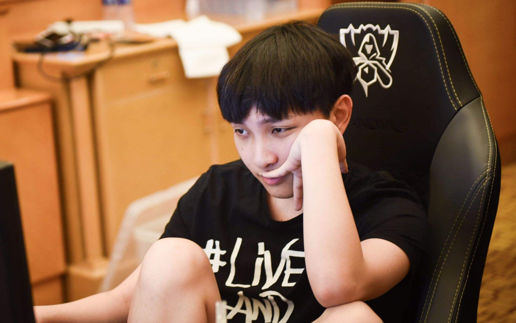 转会期迎来大结局,阿水签字了,兮夜去了支新队伍