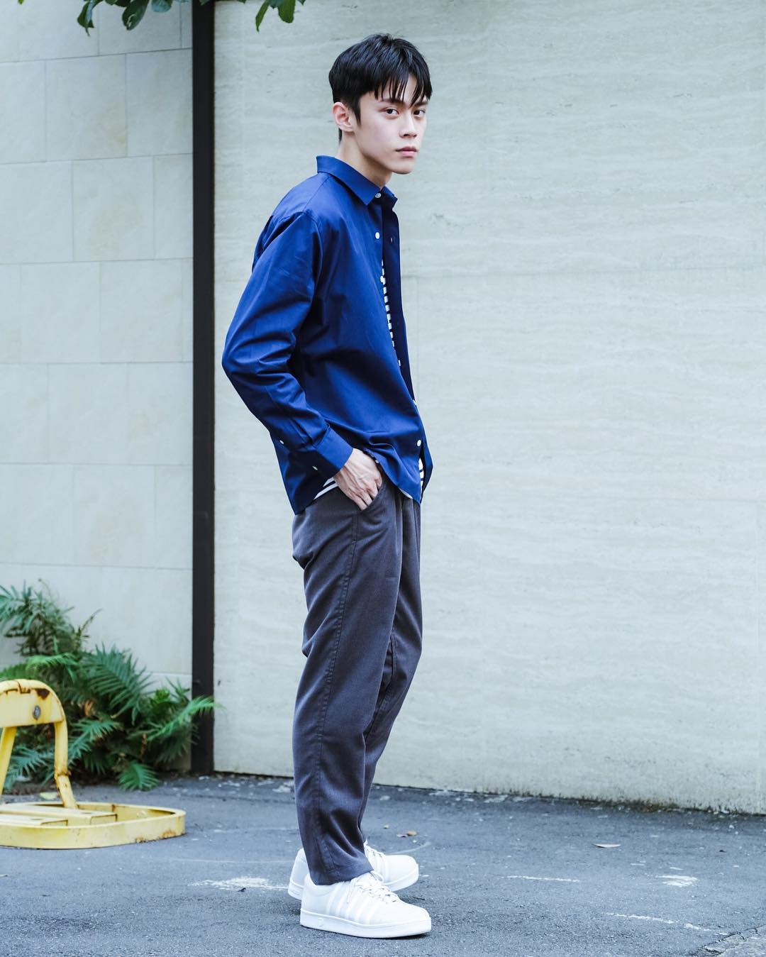 沸然炙起,一眶热泪忍不住就流下来了;项豪廷笑着把于希顾的身子转过来