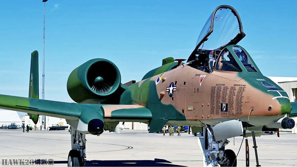 近日,一架a-10c"雷电ii"攻击机刚刚在亚利桑那州的戴维斯-蒙森空军