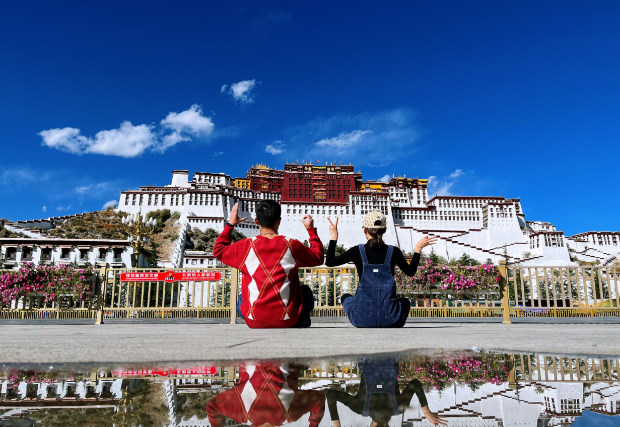 上个世纪中叶，西藏发生了三次具有深远历史意义的社会变革|西藏|西藏自治区|邮票_新浪新闻