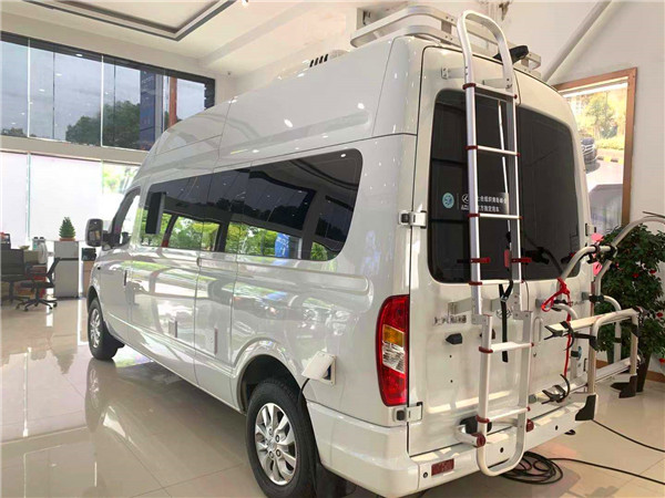 上海新款大通v80plus顺旅长轴b型房车通勤旅行首选