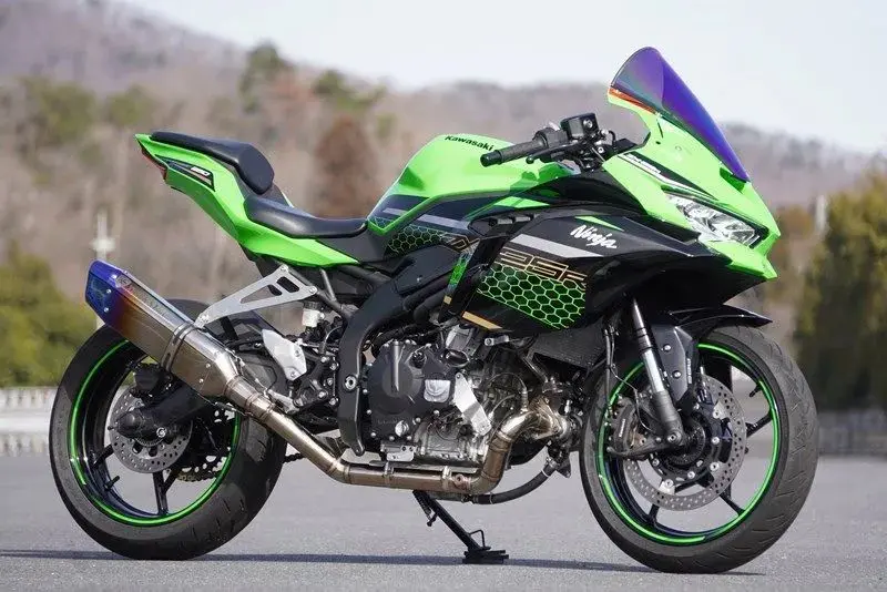 川崎ninja zx-25r跑出了252km/h最高时速!