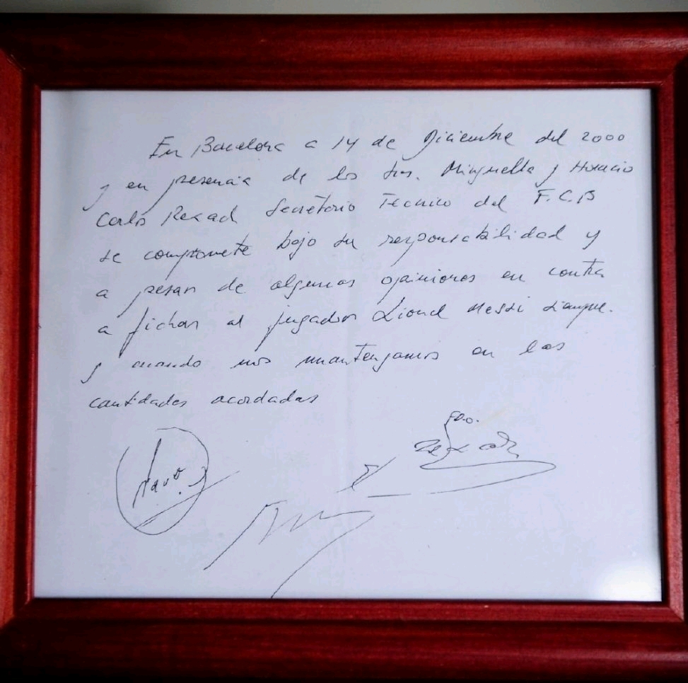 梅西告知巴萨离队