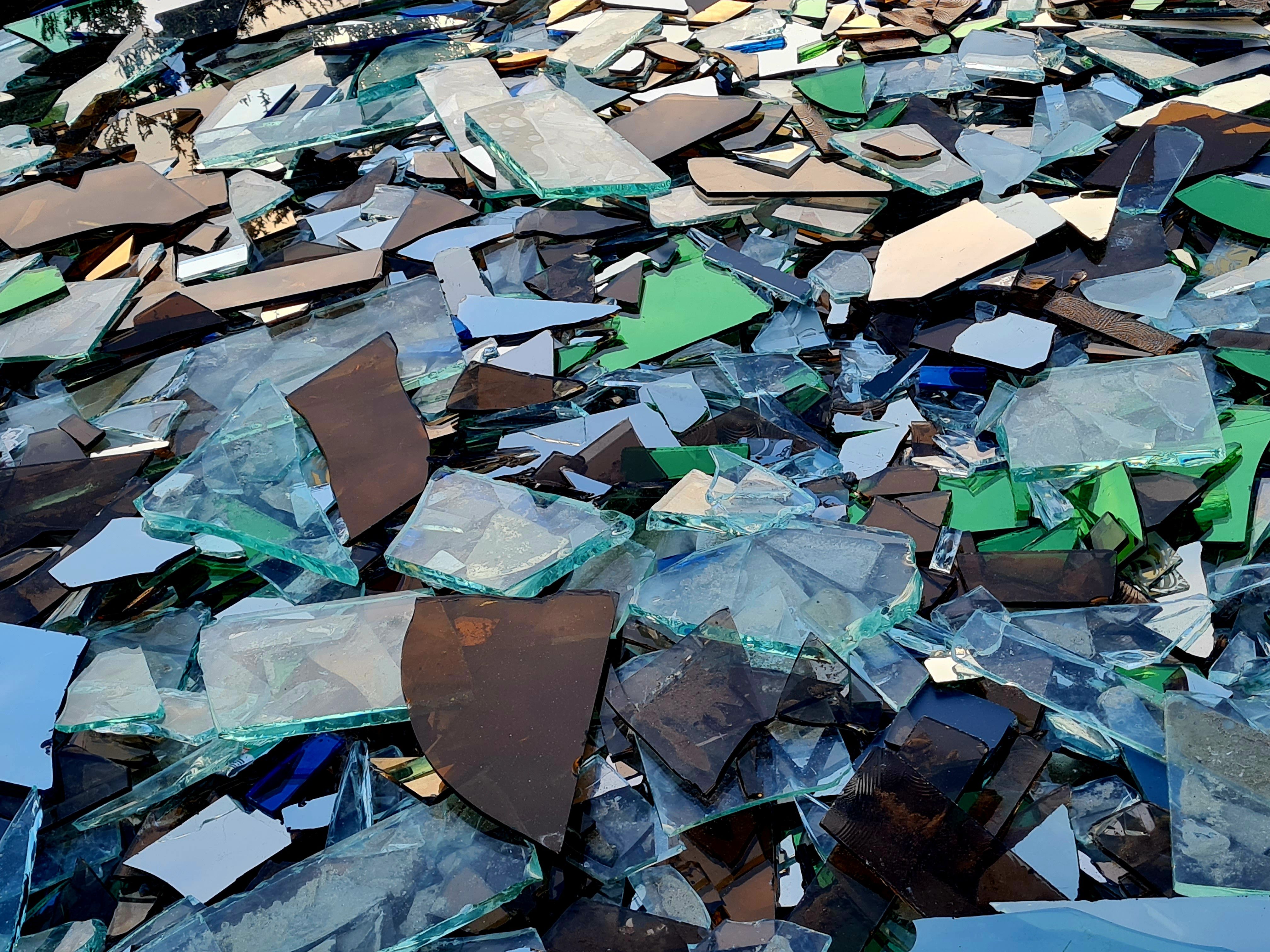 工业废玻璃回收、碎玻璃回收图像 库存照片. 图片 包括有 细分, 填充, 早餐, 部分, 伤害, 比绍 - 168287902