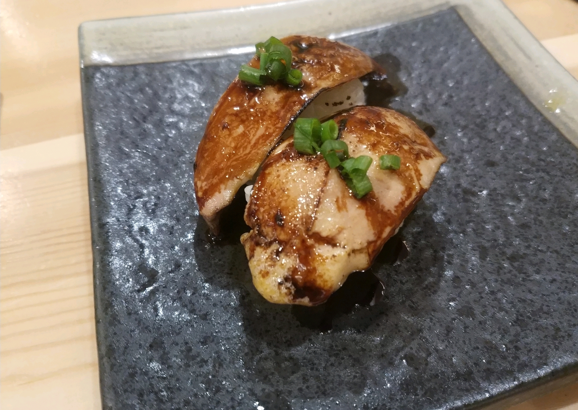 【饼胖胖】50.值得三四五六七刷的日料店——tuna maki寿司 - 哔哩哔