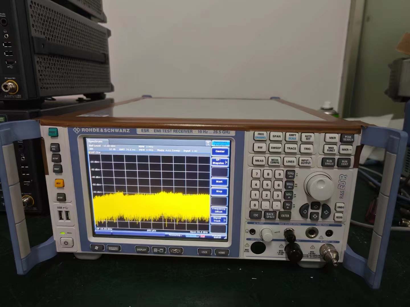 R&S罗德与施瓦茨ESR7 EMI测试接收机回收 哔哩哔哩