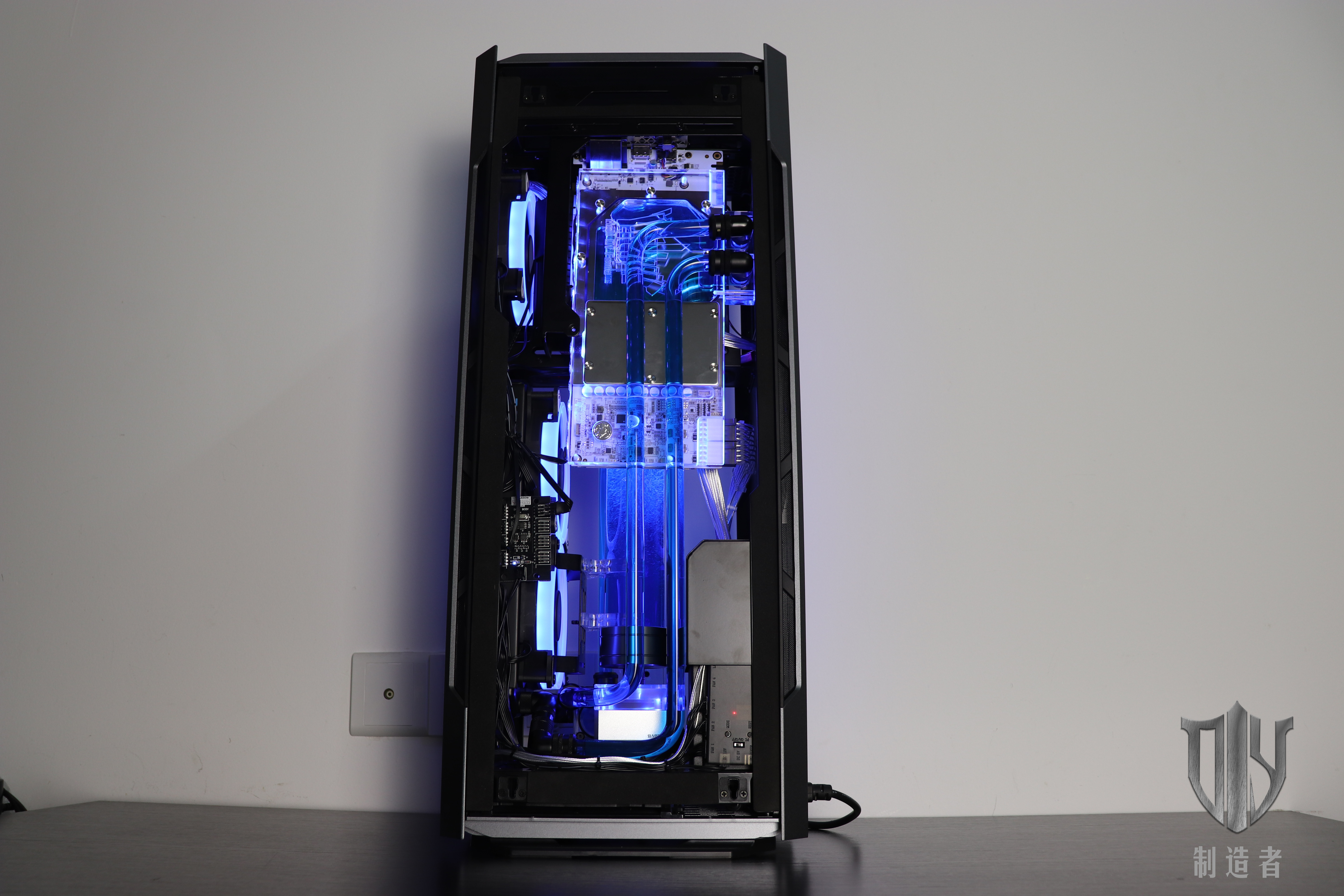 【itx装机】豪华版迷你分体水冷主机,高颜值高性价比小钢炮电竞vr全铝