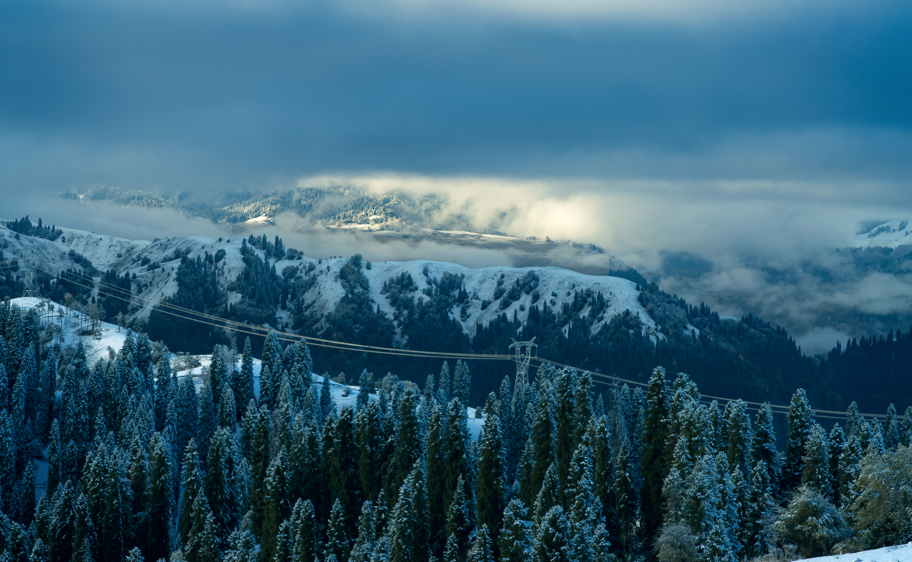 新疆伊犁秋日里的冬季