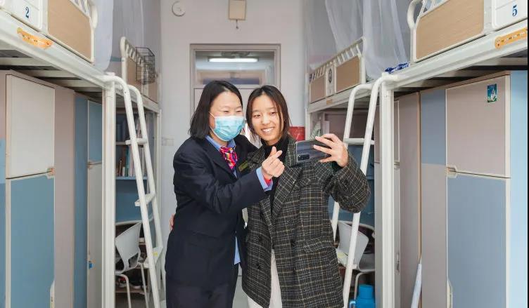 又是别人家的大学暖心宿管阿姨邀请石家庄女孩回家过年