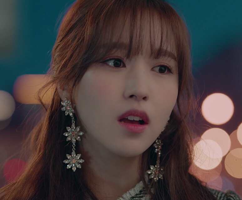 优雅黑天鹅――名井南