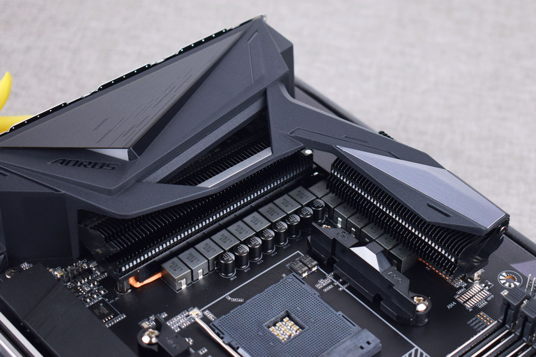 内存超4g不分频技嘉b550master主板开箱超频试玩