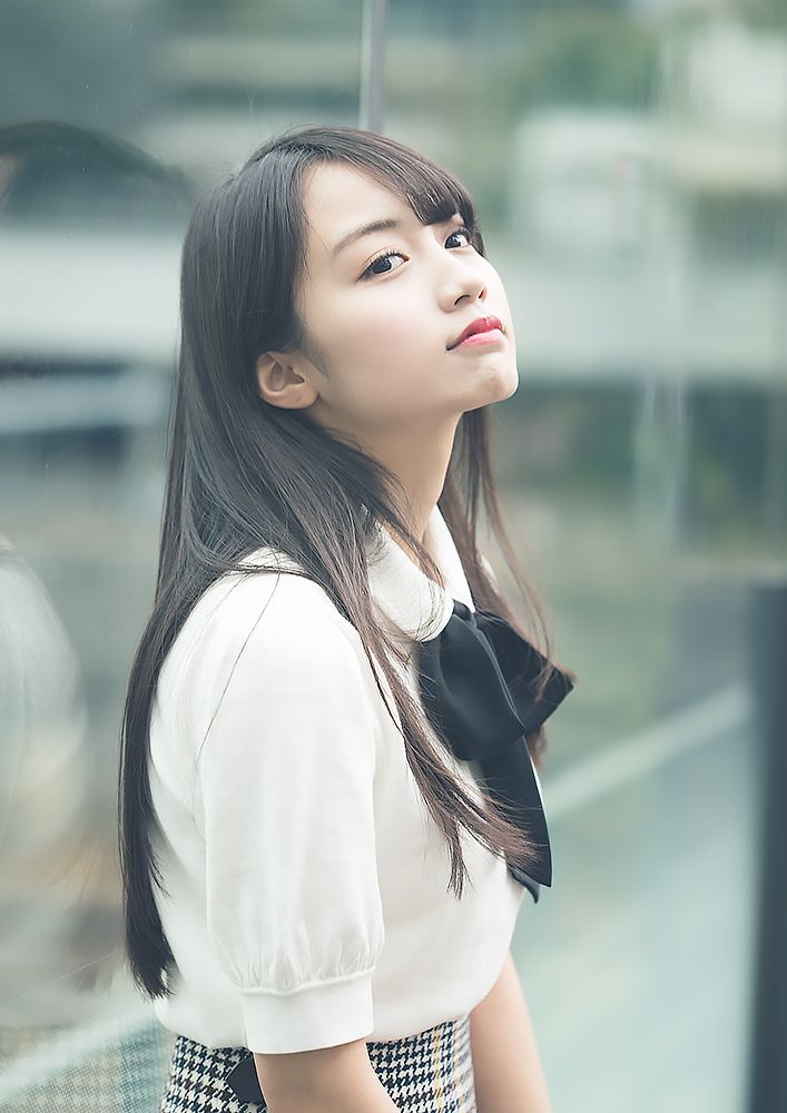 进入演艺圈 本来要成为美少女音乐剧的演员 结果自己的写真大受欢迎