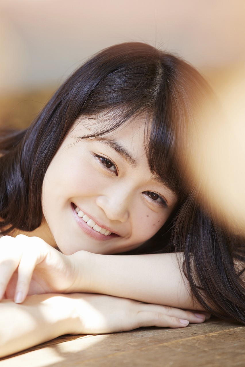 欅坂46 16年以来的写真连载(继续两年前的连载)石森虹花一