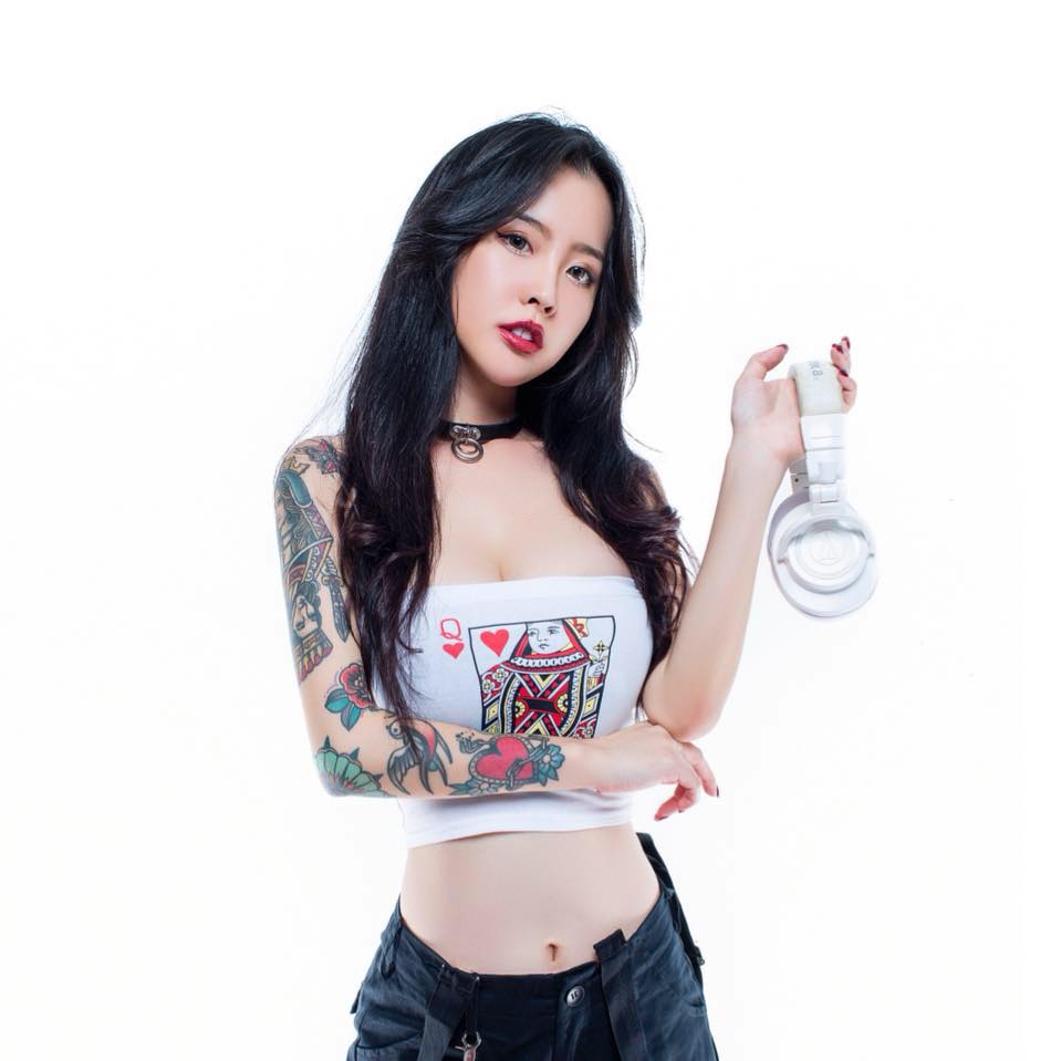 寻找模特】冷艳性感型才女DJ Queena昆娜- 哔哩哔哩