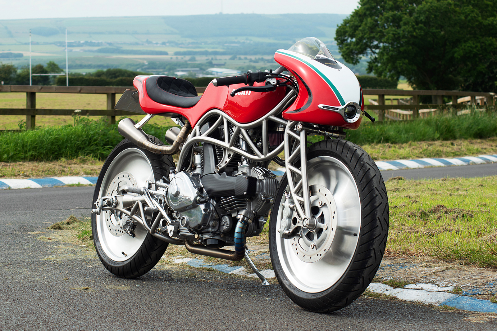 【m&c】魔化的意大利猛兽.monster 600 special by alonze custom