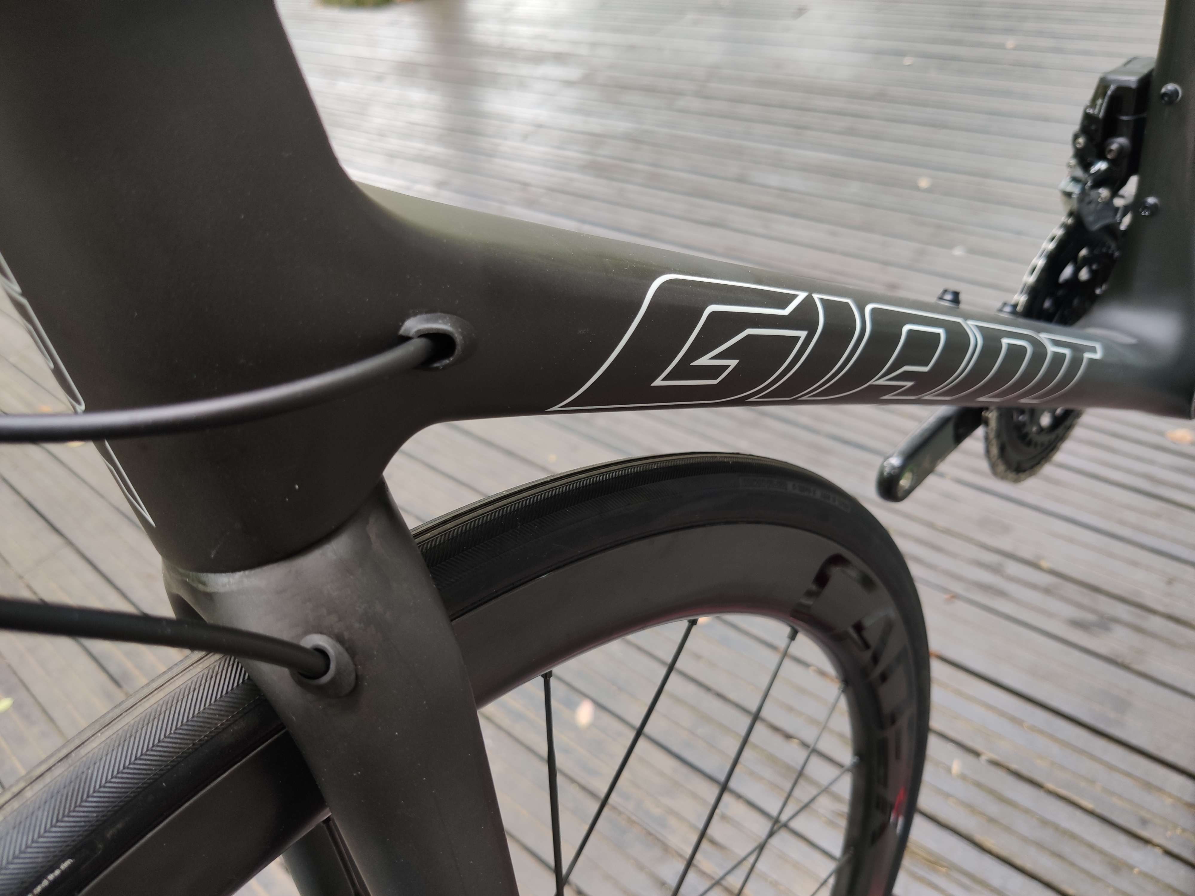 『黑夜闪电』 tcr adv sl 0 d