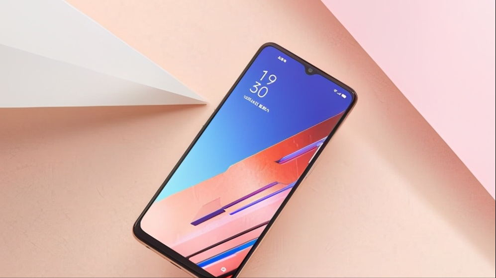 首发联发科5g芯片,稳坐中端性能榜,oppo手机怎么样?