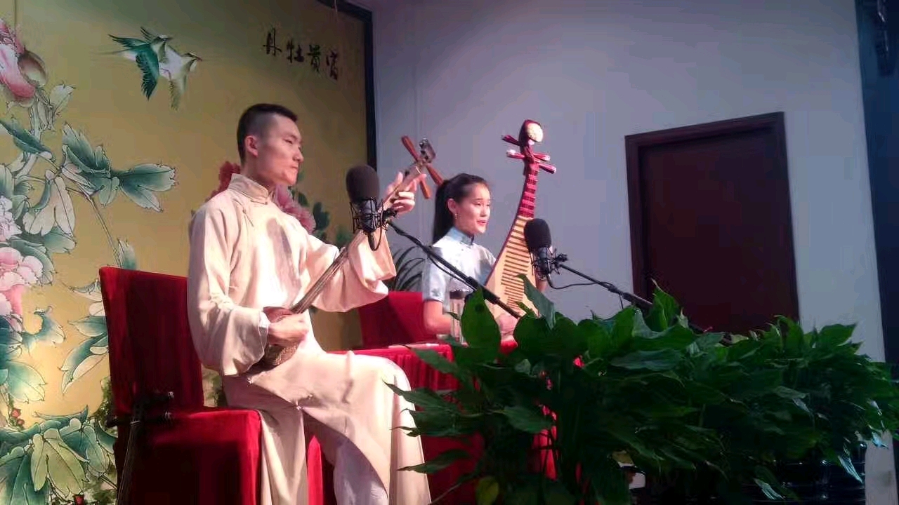 评弹小刘的评弹梦19岁登台演出珍珠塔一炮打响年轻小夫妻四年走遍江浙