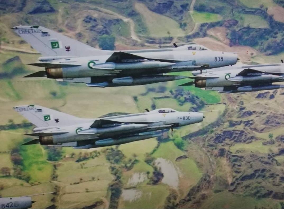 F7 Fighter Rockets 中美合作的超-7战斗机 - 哔哩哔哩