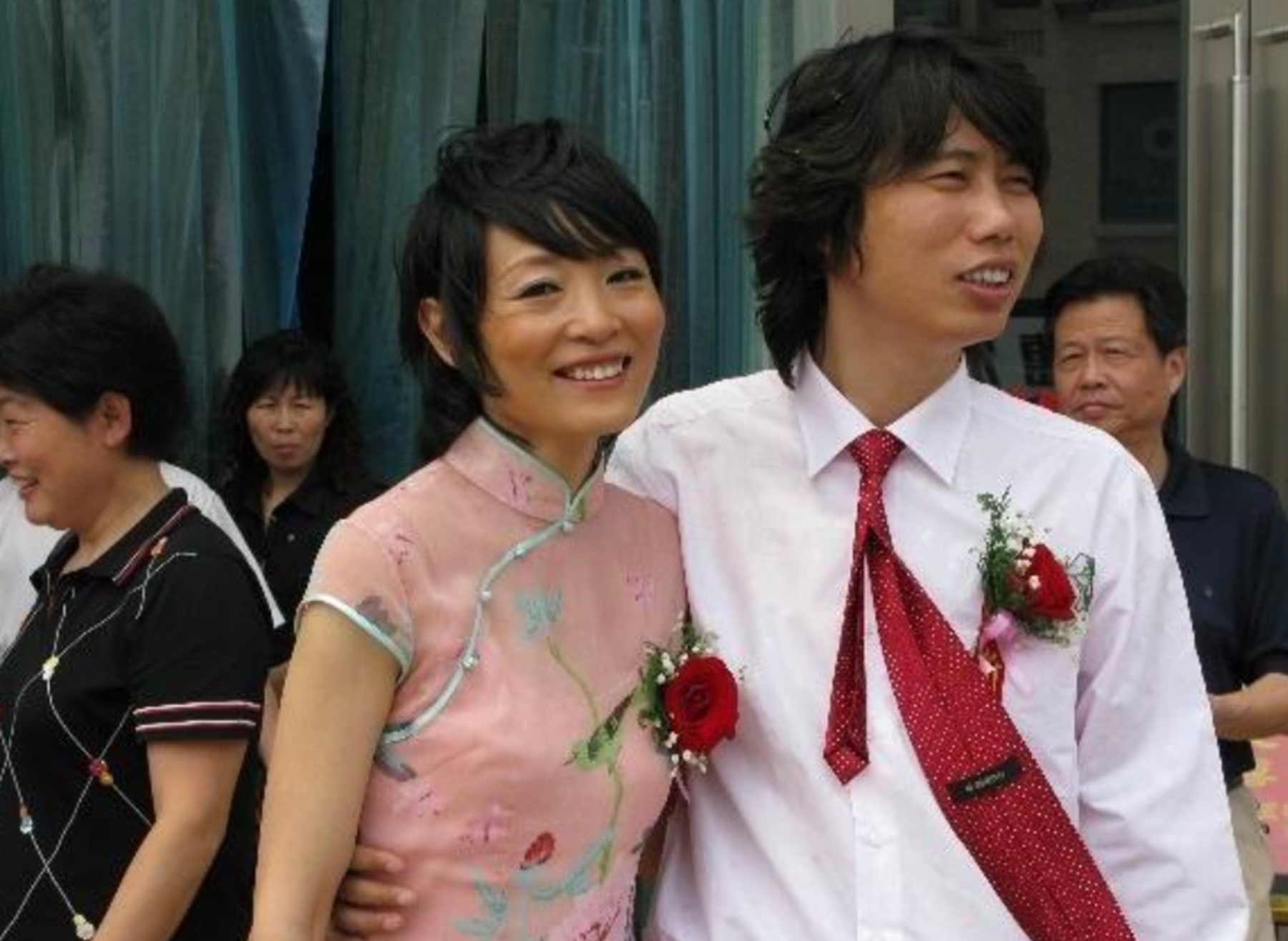 2009年,陈琳戴口罩穿红鞋从家中一跃而下,成了杨坤一生的痛 - 哔哩哔