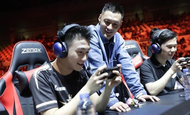 英雄联盟:LPL新军V5战队老板何煪君:不要比较