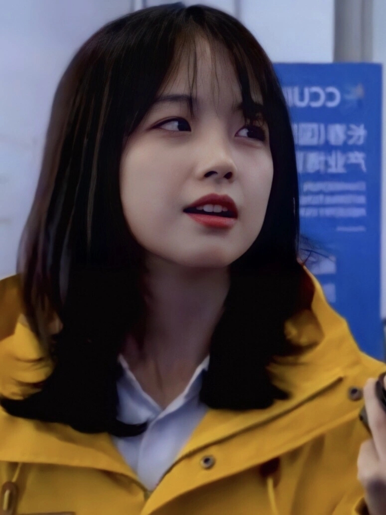 了解一下"央视最美女记者" —王冰冰